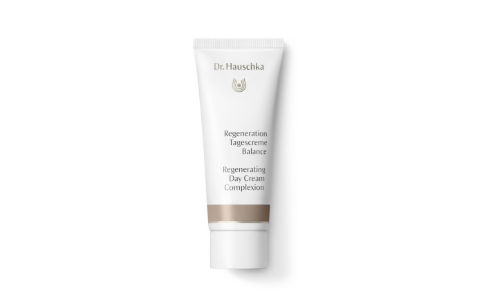 Dr. Hauschka Regenerating Day Cream Complexion 40ml Dr. Hauschka Regenerating Day Cream Complexion 40ml